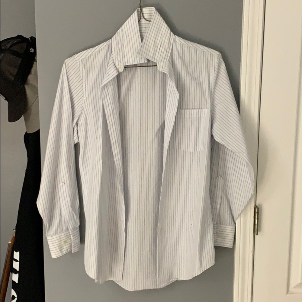 Van Heusen Fitted 14 1/2 | 32/33 Button-up shirt